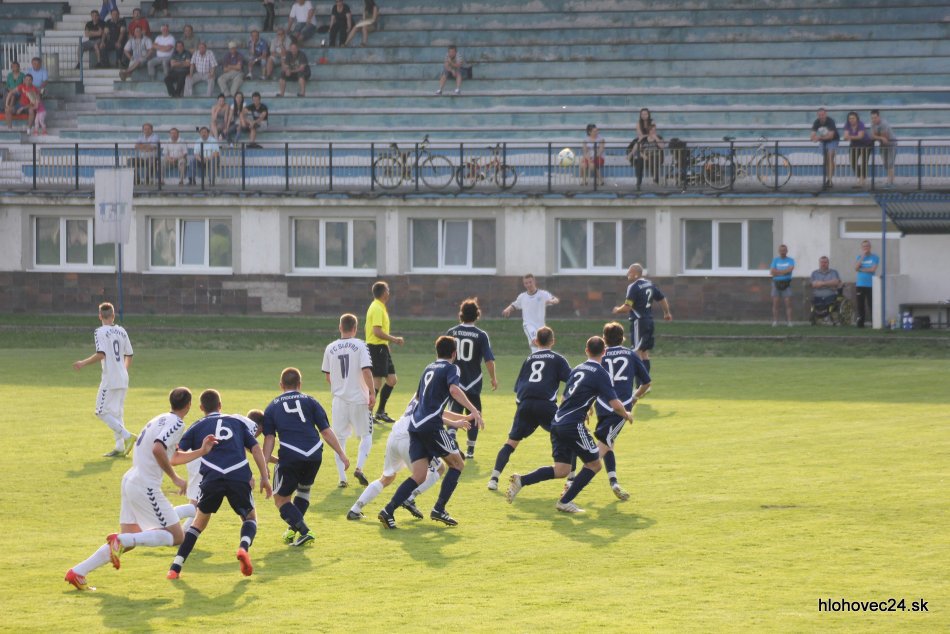 Ilustračný obrázok k článku Futbalová jeseň čoskoro začína: Rozpis zápasov FC Slovan Hlohovec v kocke