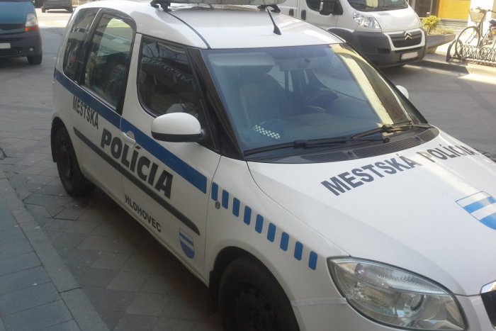 Ilustračný obrázok k článku Radnica dostala upozornenie od prokurátora: Mestskí policajti v civilnom oblečení slúžiť nebudú!