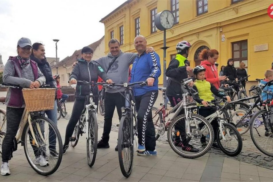 Ilustračný obrázok k článku Cyklojazda po Fraštáku: Jazdilo sa na bicykloch, korčuliach i kolobežkách, FOTO